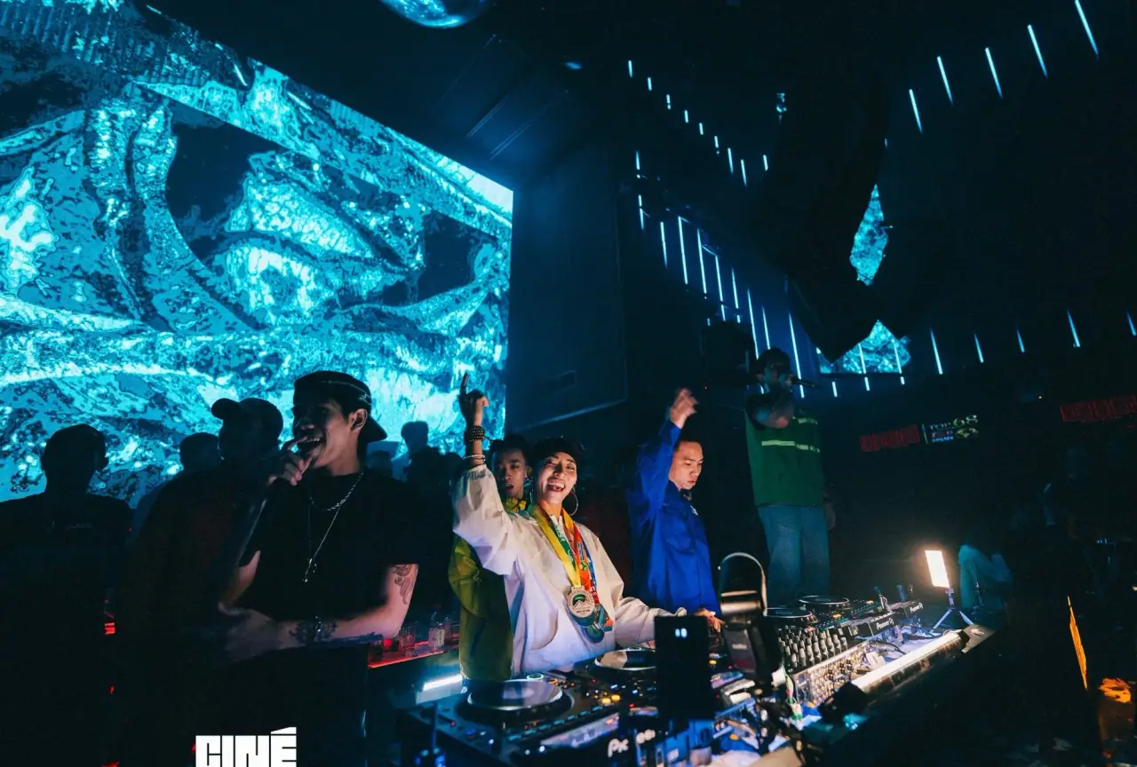 Sân khấu DJ Ciné Saigon